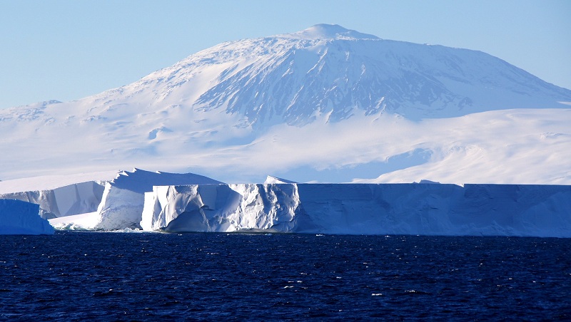В Антарктиде наблюдается беспрецедентное таяние льдов