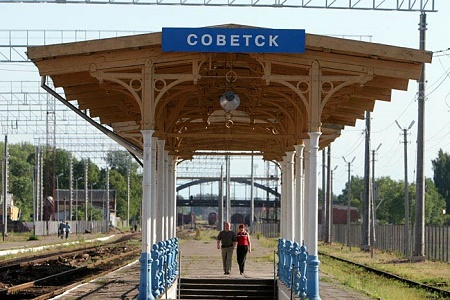 Возобновляет курсирование вечернего воскресного поезда Советск – Калининград