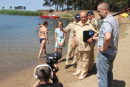 В Калининградской области сотрудники регионального МЧС России провели рейд по разрешённым местам для купания