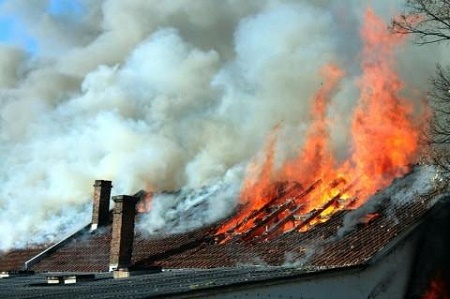 В посёлке Климовка сгорел жилой дом, имеются пострадавшие