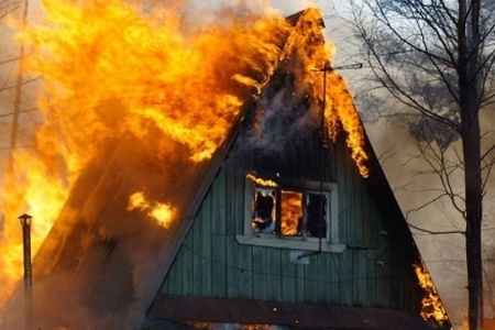 Дачные пожары Калининграда: горят дома и хозяйственные постройки