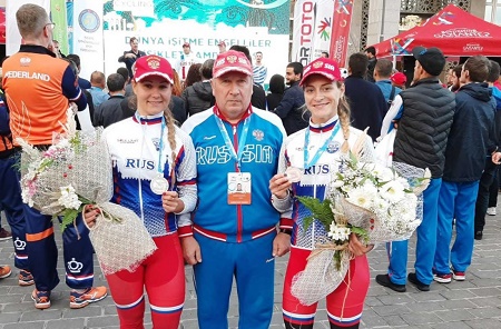 Калининградские велосипедистки Алиса Бондарева и Дарья Розанова завоевали пять медалей чемпионата мира
