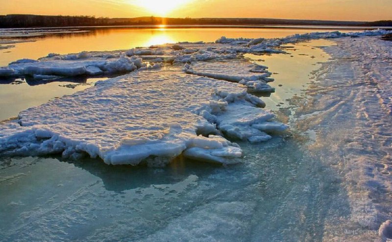 На акватории Калининградского залива отмечается дрейфующий лёд и гряды торосов