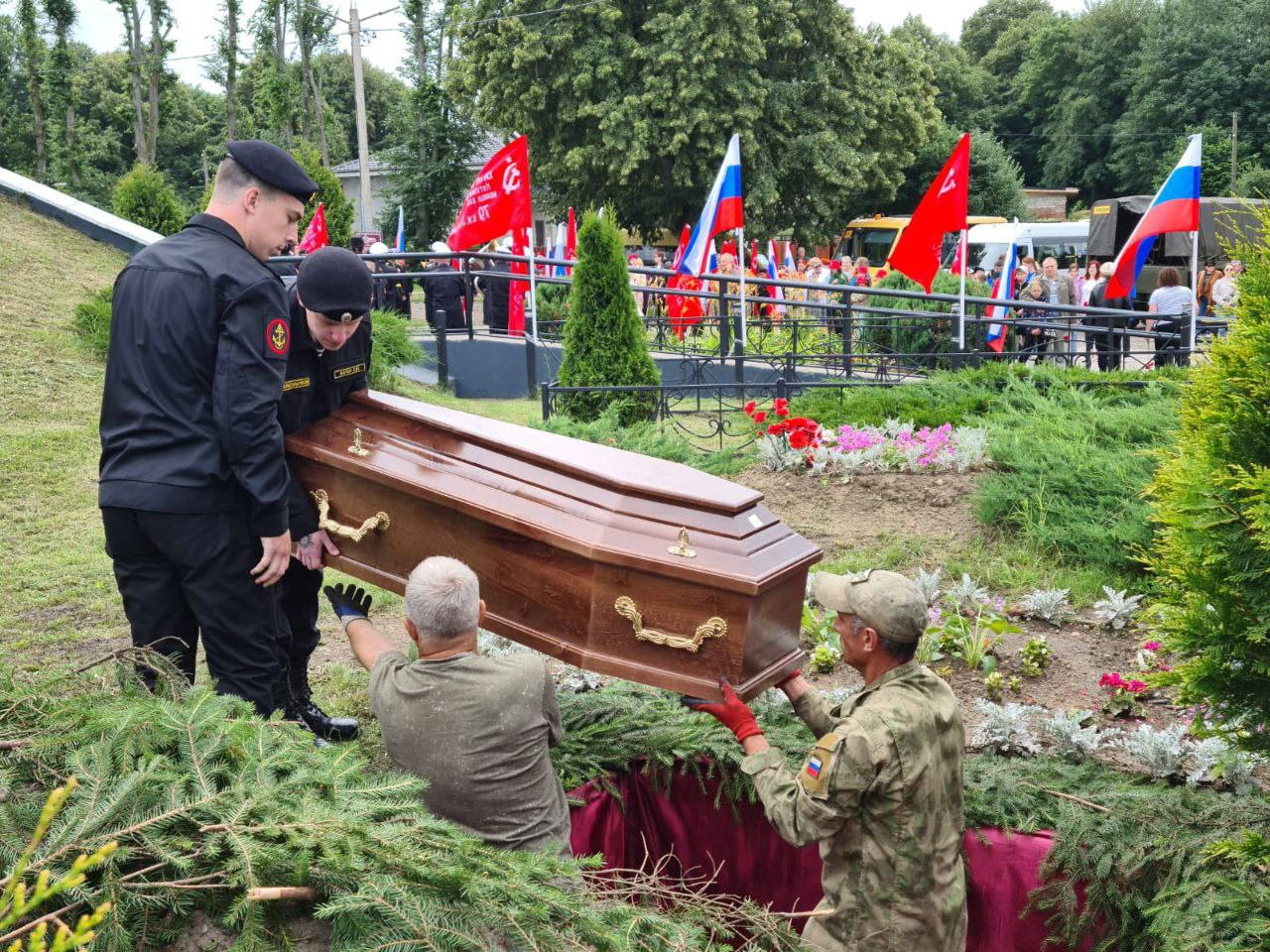 В Калининградской области перезахоронили 12 советских воинов