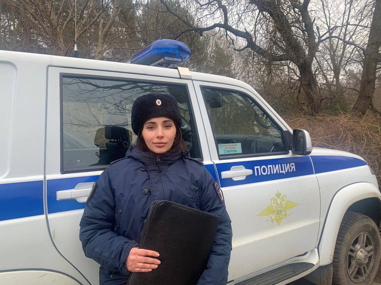 В Калининградской области женщина-полицейский пришла на помощь мужчине, впавшему в кому
