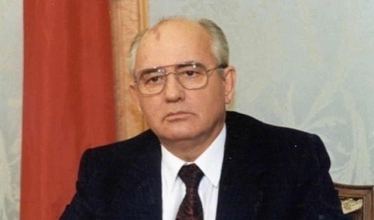 Дата: 32 года назад Михаил Горбачев объявил об отставке с поста Президента СССР