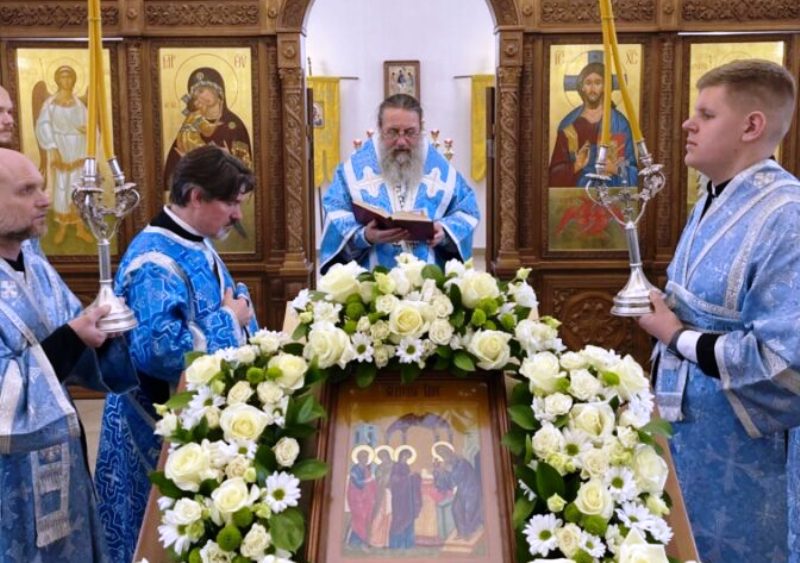 В Калининграде отметили Престольный праздник в храме Сретения Господня