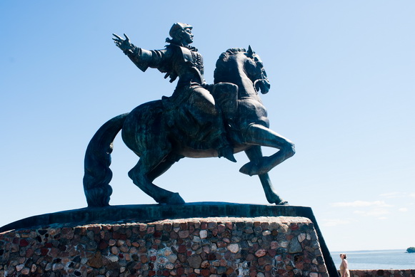 monument to Elisabeth Petrovna Baltysk