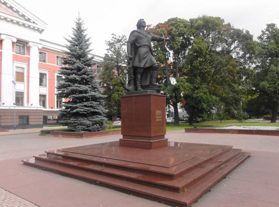 21 год назад в Калининграде был открыт памятник Петру I
