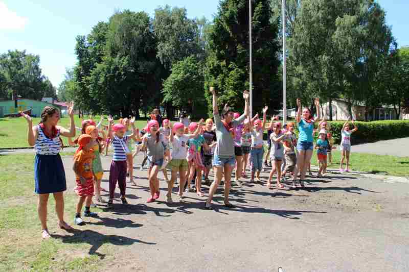 Завтра в Калининграде стартует электронная подача заявок на путёвки в детские лагеря
