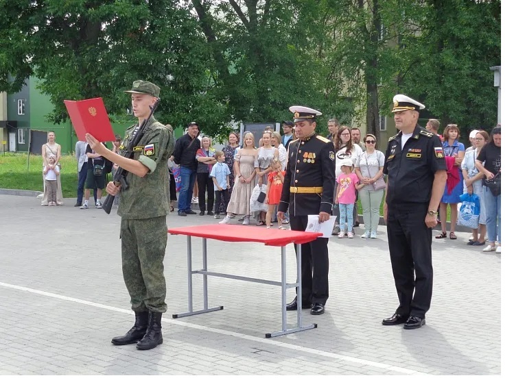 В Калининграде студенты ВУЦ БФУ первого набора приступили к завершающему этапу военной подготовки