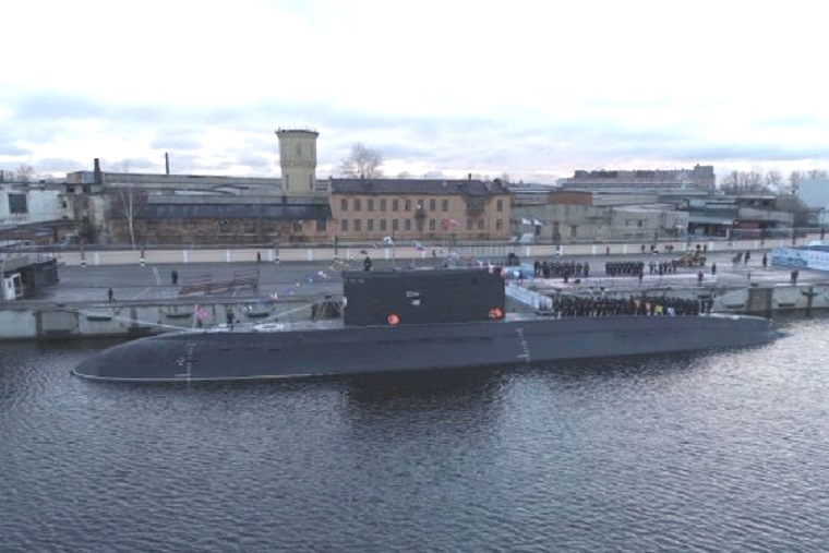 В Балтийском море подводная лодка «Можайск» погрузилась на глубину 190 метров