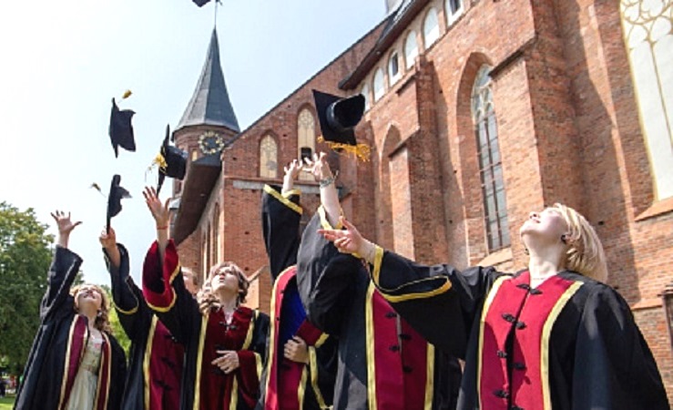 В БФУ им. И. Канта определились с датой вручения дипломов выпускникам