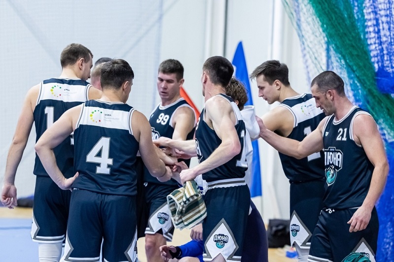 Волейболистки и баскетболисты Зеленоградска начали новый год с побед