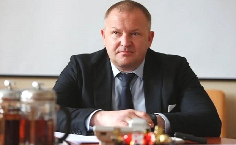 И дольше года длится следствие 