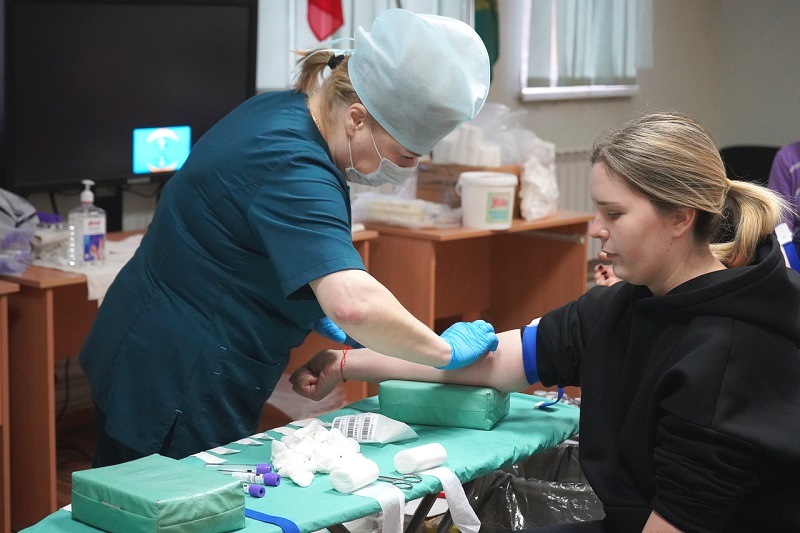 Судебные приставы Калининградской области поделились своей кровью