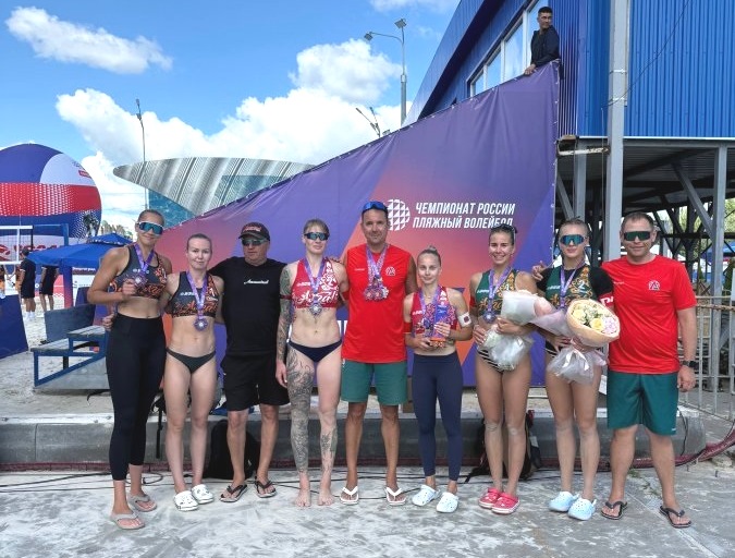 Пляжницы калининградского «Локомотива» выиграли все медали этапа чемпионата России