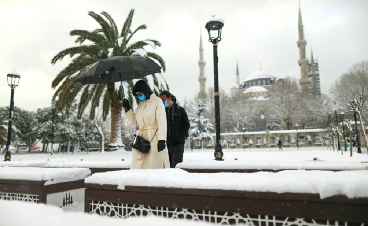 Турция умылась российским снегом