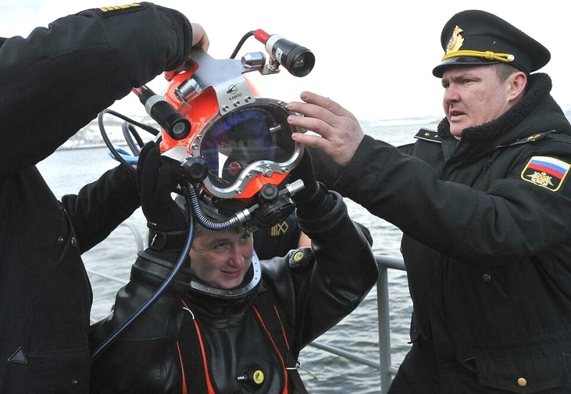 На Балтийском флоте проходит сбор по водолазной подготовке