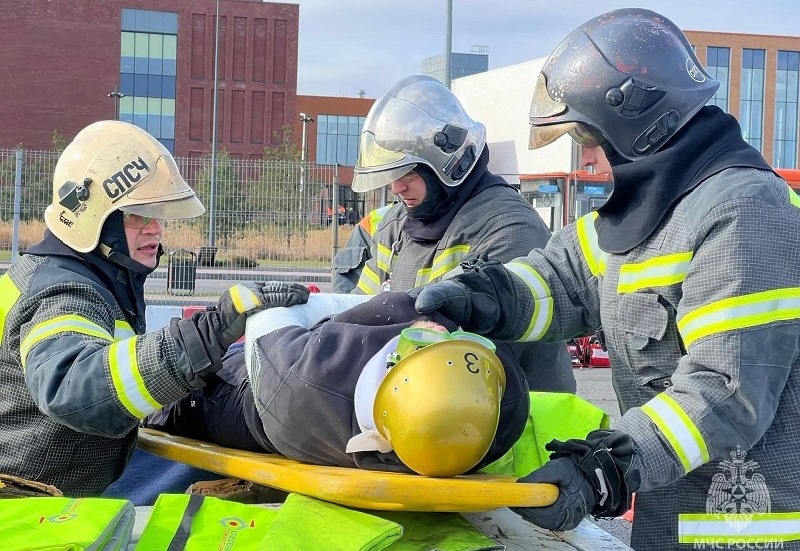 В Калининграде караулы пожарно-спасательных частей сражались за звание лучших