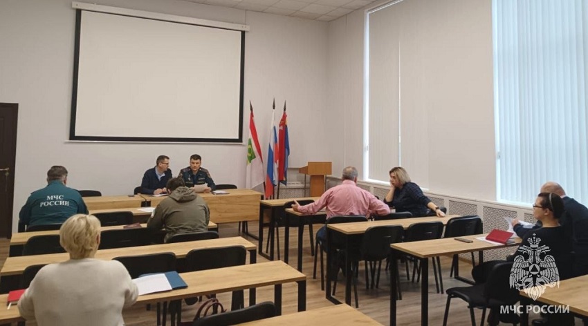 В Зеленоградске прошло внеплановое заседание комиссии ЧС и ОПБ по обстановке с пожарами