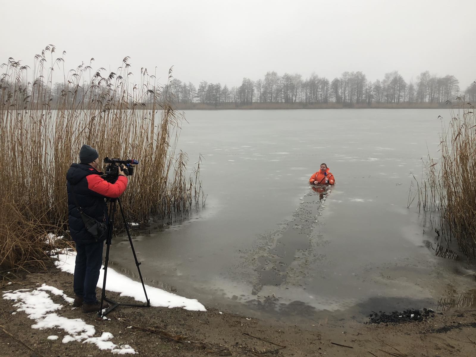 С водоемов где сейчас. Константин Морозов ГТРК Калининград. Снег рыбалка.