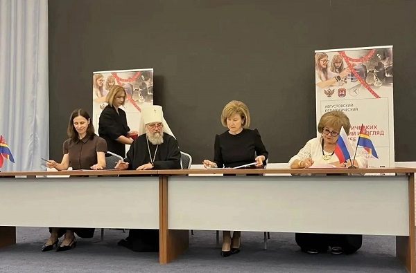 В школе Зеленоградска открылся класс с культурологическим православным компонентом