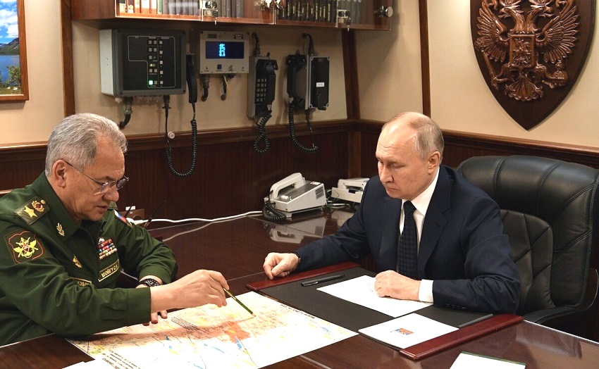 Путин Шойгу: - Сергей Кужугетович, ты в Калининград на машине поедешь? – На танке!