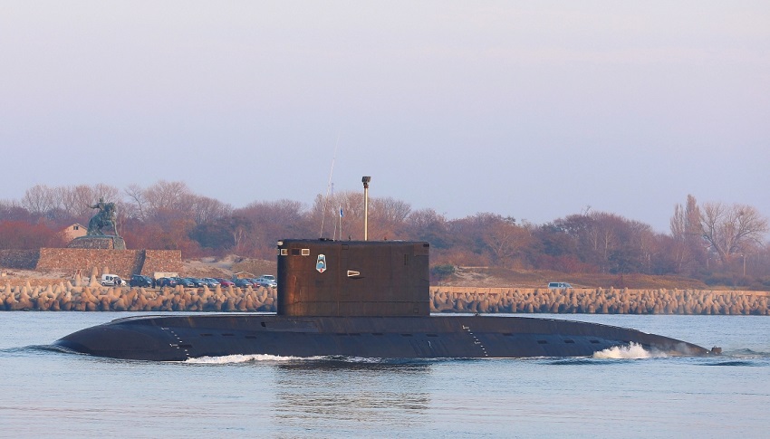 Подводные лодки «Дмитров» и «Можайск» Балтфлота вышли в море для отработки задач