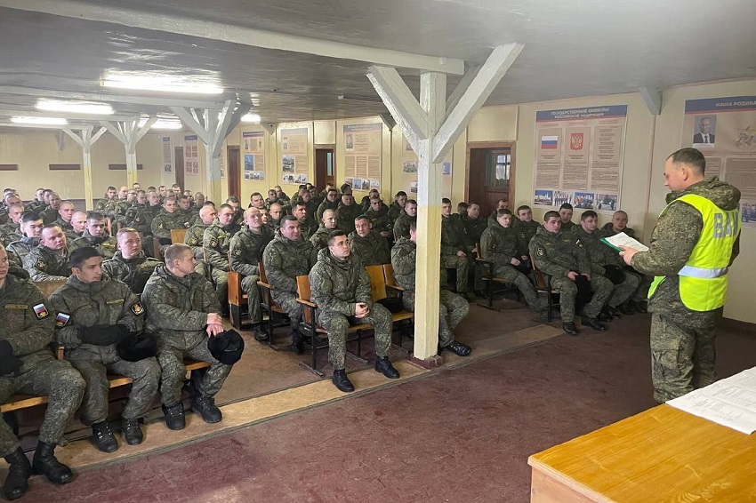В Калининградской области сотрудники ВАИ провели занятия по безопасности дорожного движения