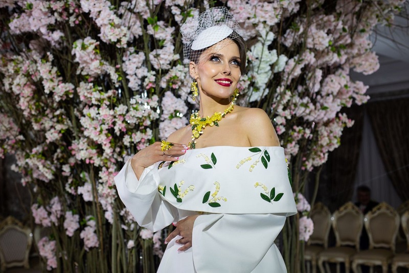 Калининградский янтарный комбинат представил коллекцию одежды «Цветущий сад»