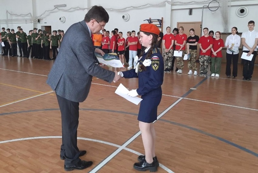Команды из Зеленоградской школы стали победителями муниципального этапа игры «Зарница»