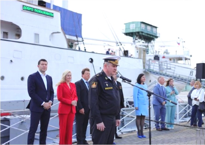 В Калининграде взошла первая в истории Балтийского флота «Балтийская звезда»