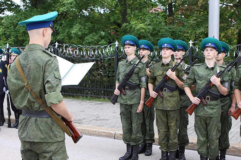 В Калининграде молодые пограничники приняли Военную присягу