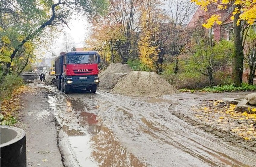 Дожди и ветра вносят свои коррективы в планы калининградских дорожников