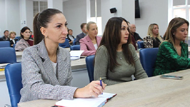 Актуальная тема: для сотрудников муниципалитета в Советске провели семинар по коррупции