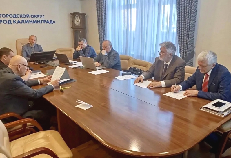 В администрации Калининграда обсудили доступность парковочных мест для инвалидов 