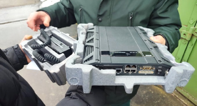 Калининградские таможенники передали для Минобороны РФ терминал спутниковой связи 