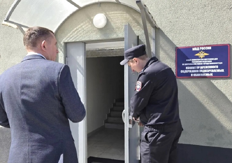 Начальник регионального УМВД России побывал в изоляторе временного содержания