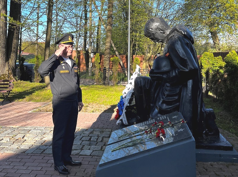 В Калининградской области военные следователи почтили память участников ВОВ