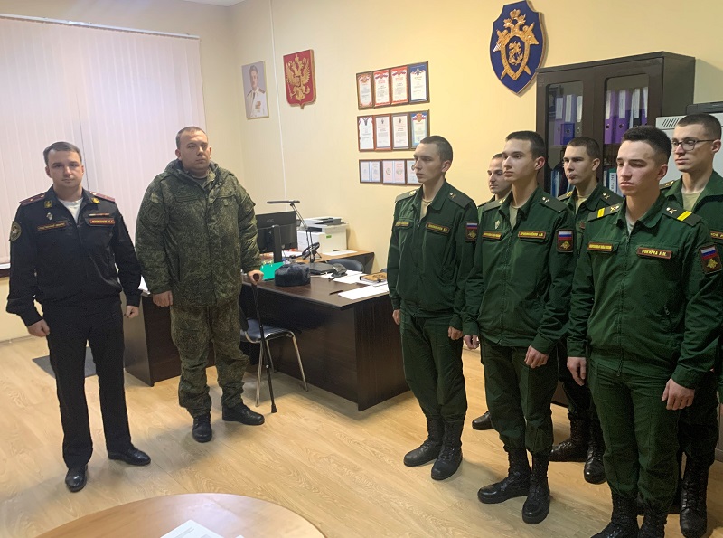 Военные следователи СК РФ по Гусевскому гарнизону провели занятие по патриотическому воспитанию военнослужащих