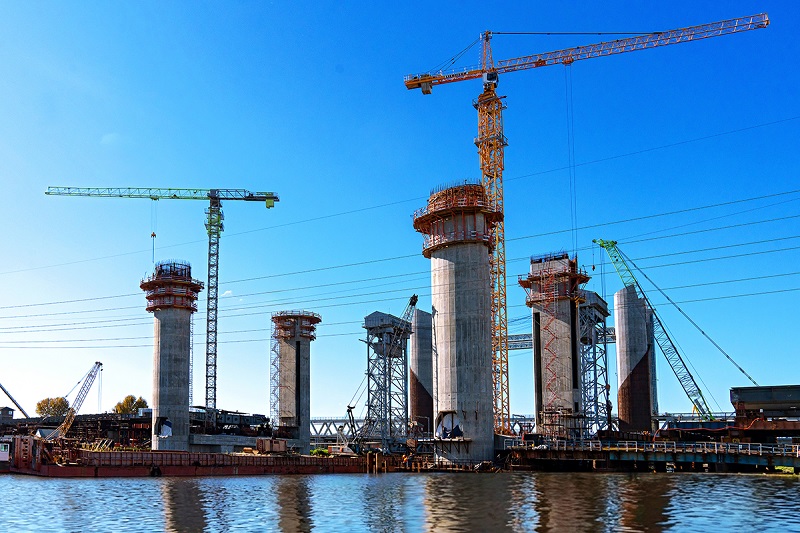 В Калининграде смонтированы противовесы подъёмного механизма автодорожного моста 