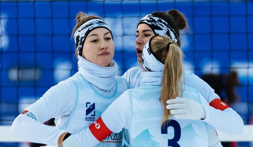 Калининградские «снежные» волейболистки отправились за Кубком России