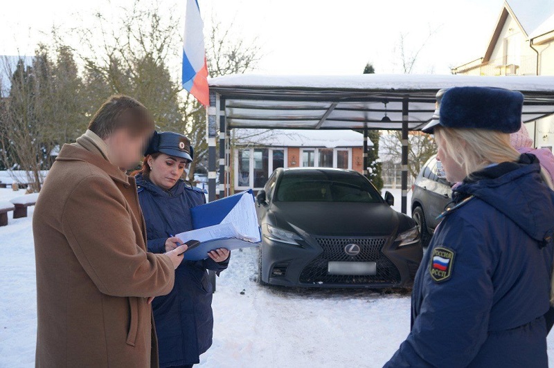Автомобиль или долги? На размышление приставы дали калининградцу 10 дней