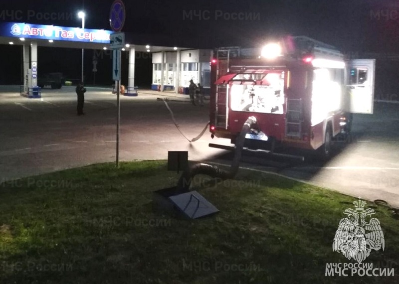 В Полесске дежурные караулы пожарной части четыре ночи тушили «пожары»