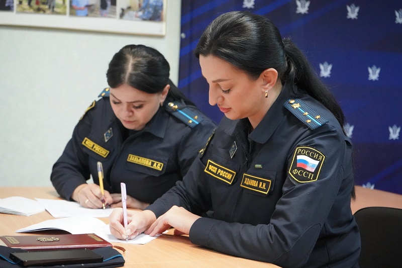 В Калининграде с судебными приставами прошло занятие по взысканию алиментов 