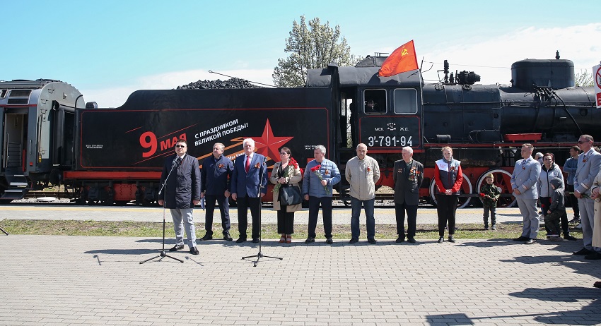 Дом железнодорожника калининград. Станция Голубево Калининград. Поезд Победы красный Яр. К железнодорожников Калининград. Калининград память о Великой Отечественной.