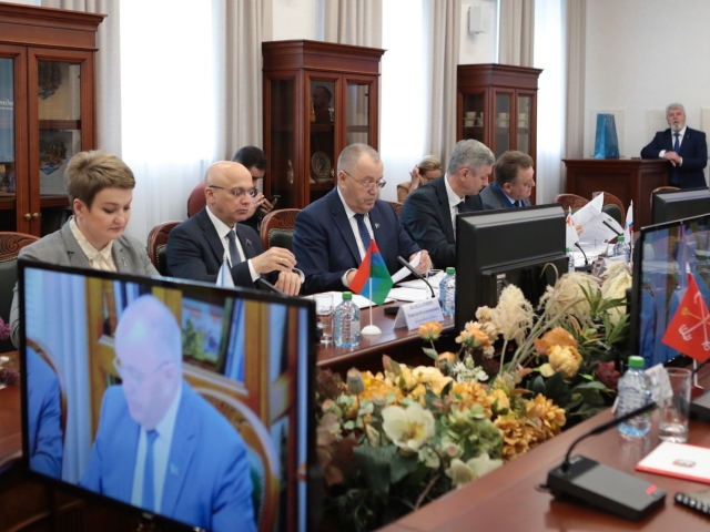 В Калининграде под председательством Мурманской областной Думы проходит президиум и конференция Парламентской Ассоциации Северо-Запада России