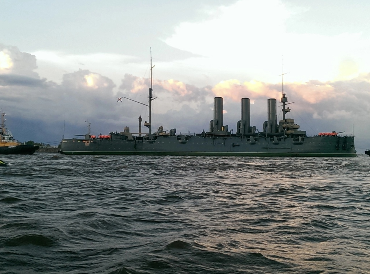 123 года назад в Петербурге был спущен на воду крейсер «Аврора» - будущий символ Октябрьской революции