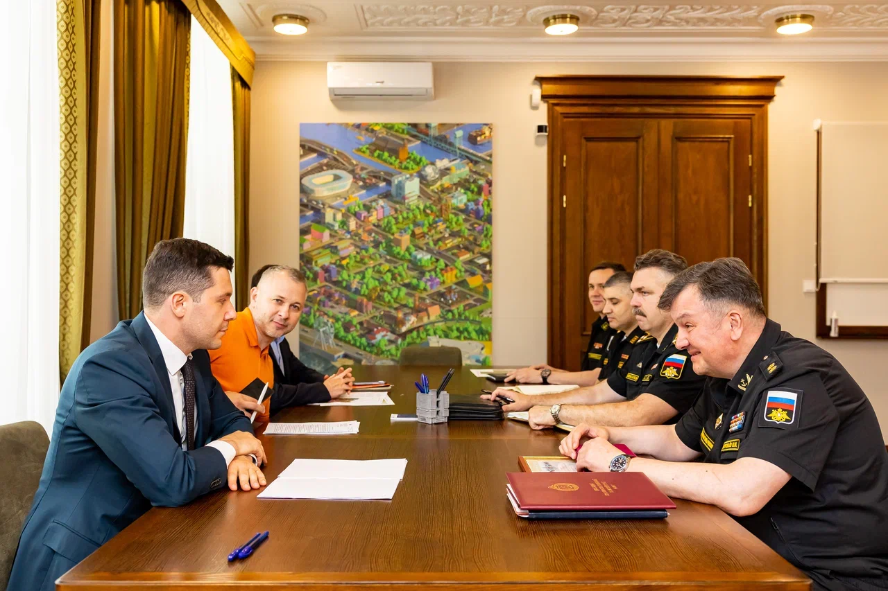 В Калининграде губернатор и командующий Балтийским флотом обсудили помощь участникам СВО